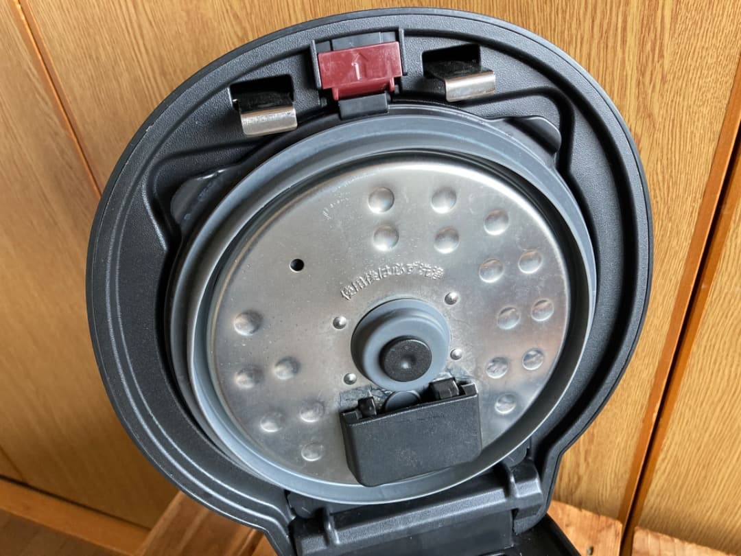 電気圧力鍋 ノンスティックコーティング