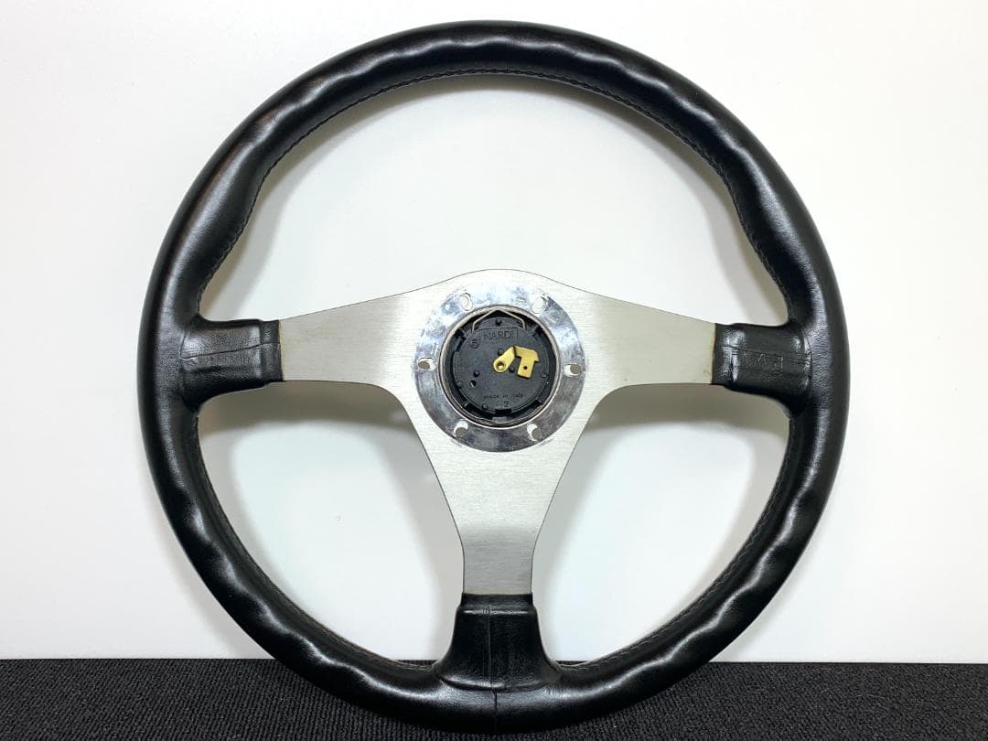 ナルディ ガラ3 タイプ0 レザー ホーンボタン付 FET刻印あり 良品 旧車