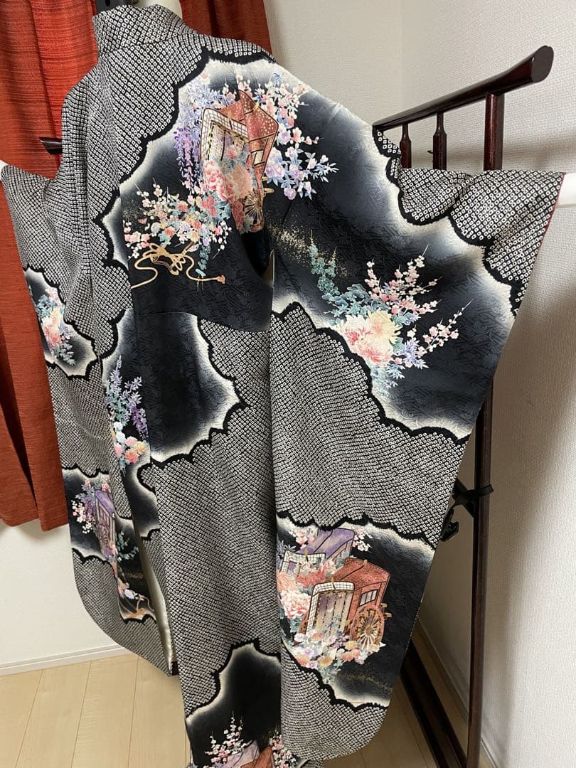 し*ん様 最終値下げ‼️早い者勝ち‼️【美品】振袖 正絹 絞り 花柄　御所車　成