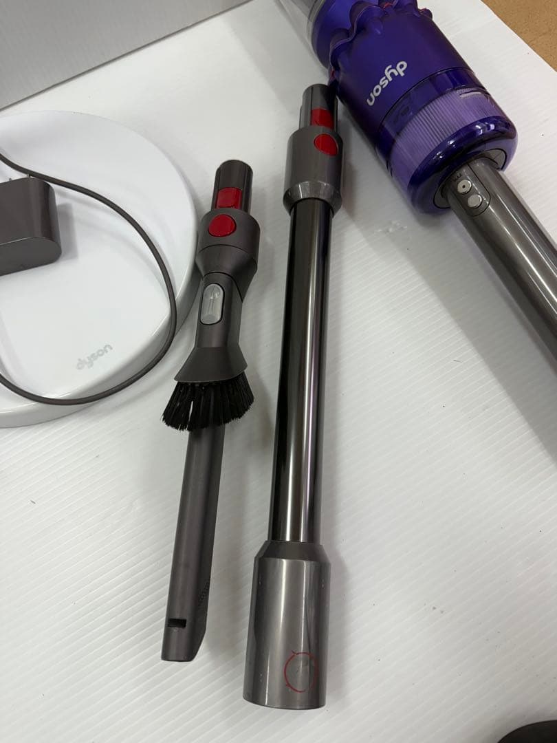 ダイソン コードレススティッククリーナー SV19