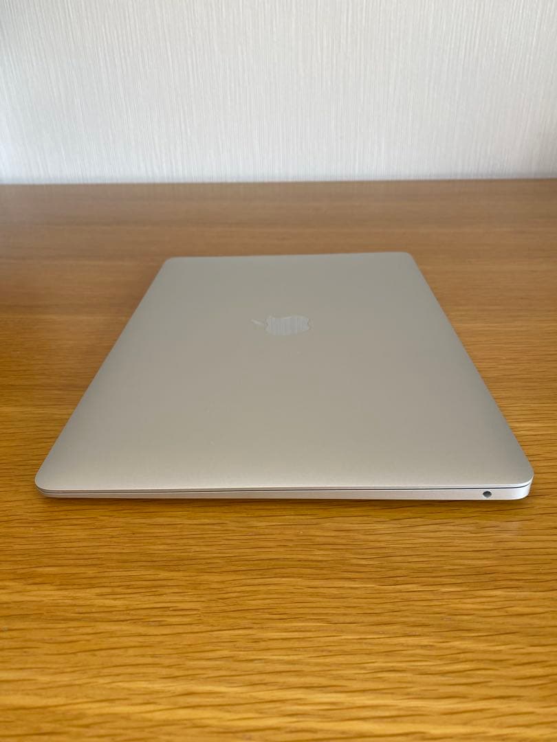 美品　MacBook Air 2018 未使用に近い　MacBook本体