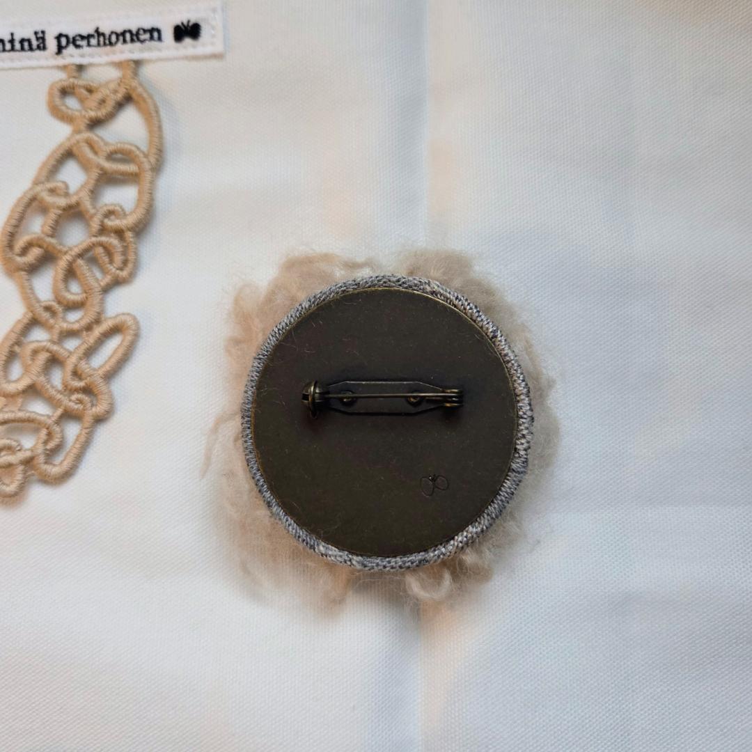 希少　ミナペルホネン　モーリー　moorii 　サンキューベリーバッジ