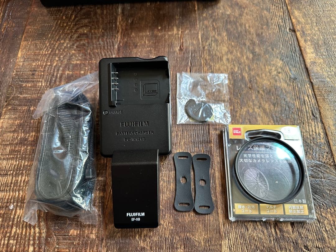 Fujifilm X-T3ミラーレスカメラ18-55㎜レンズハーフレザーケース付