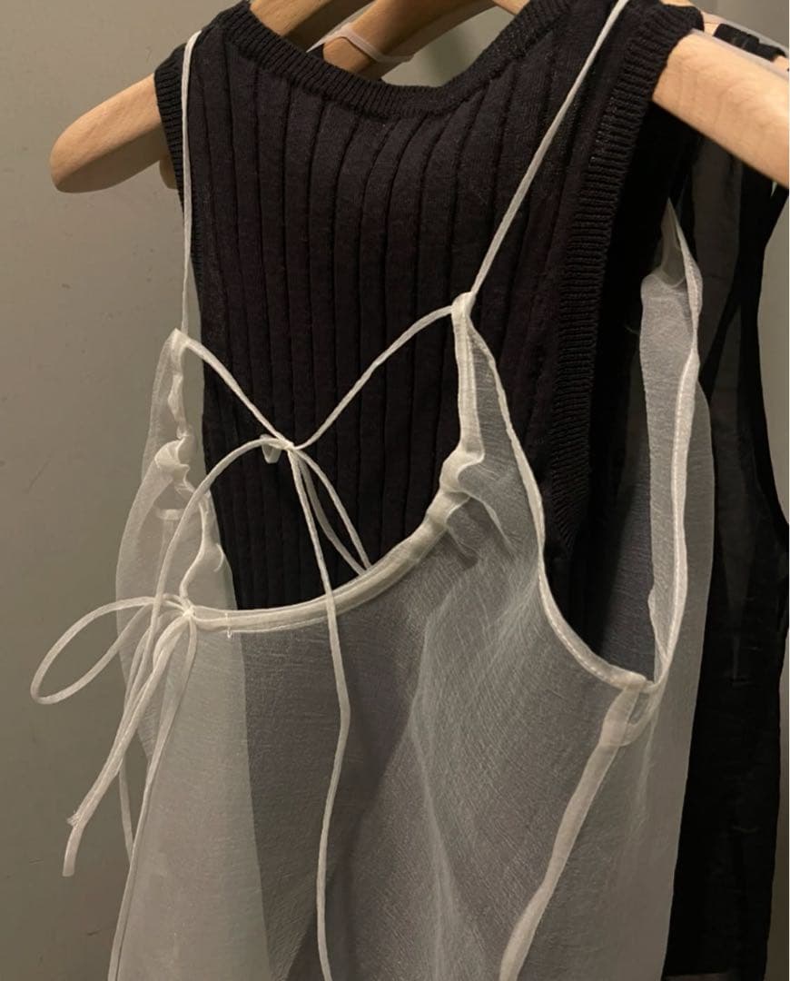 値下げ【新品未使用】MONOHA 24SS Organza sleeveless