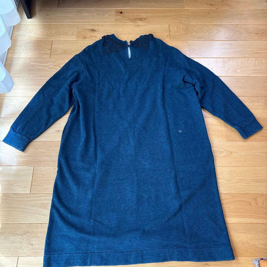 ダークブルー 長袖ワンピース レース襟付き