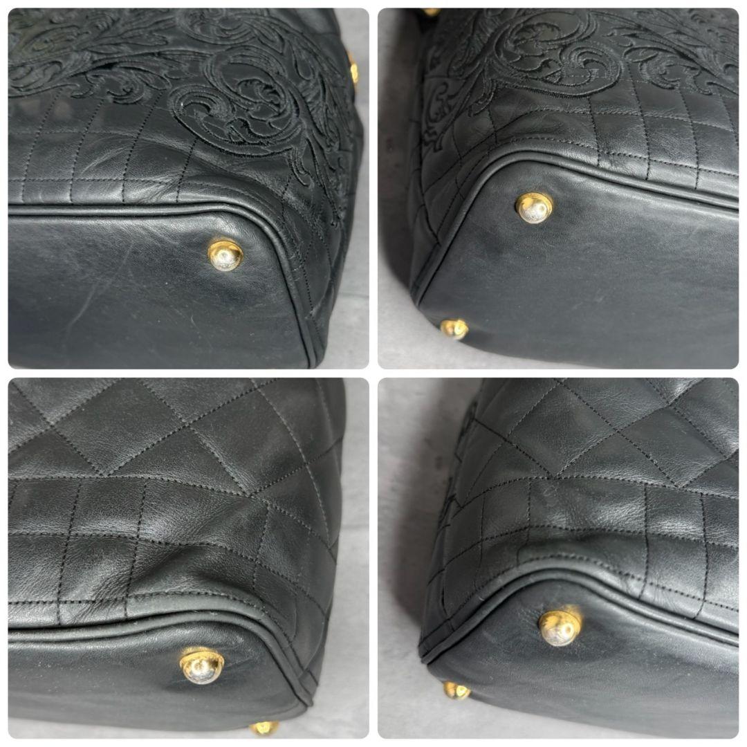 ジャンニヴェルサーチ サンバースト 刺繍 キルティング バニティバッグ 黒