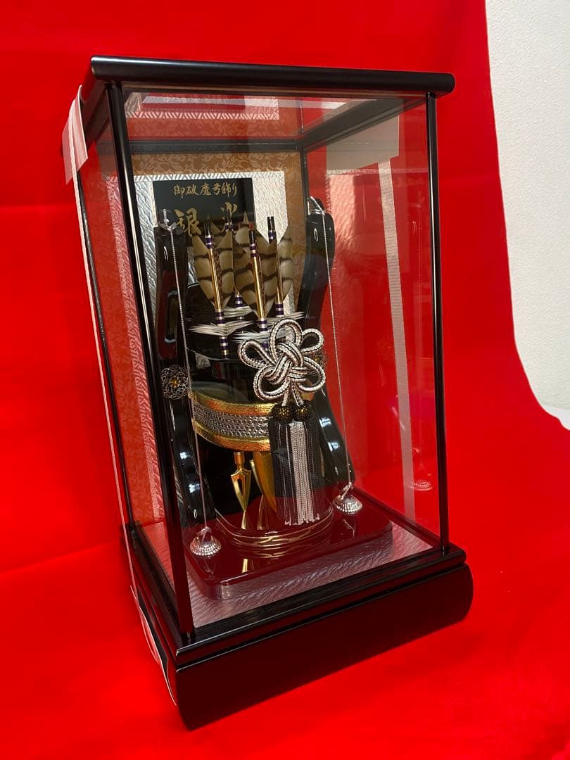 破魔弓　コンパクトガラスケース１０号・間口約２３×奥行約２２×高約３９㎝