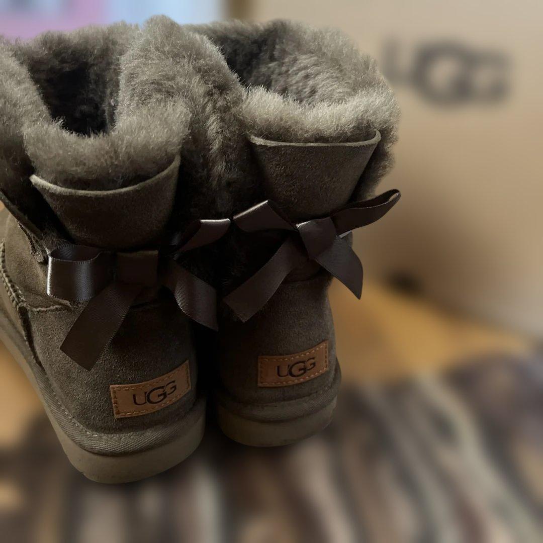 ヒマワリ様 UGG ムートンブーツ カーキ 25センチ リボン アグ