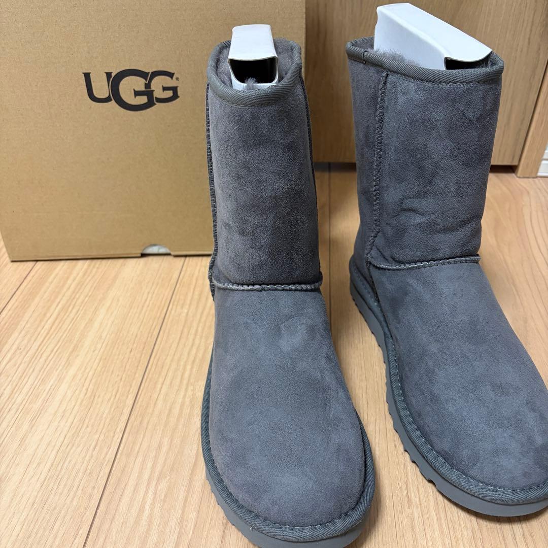 【新品未使用品】UGG W CLASSIC SHORT Ⅱ グレー