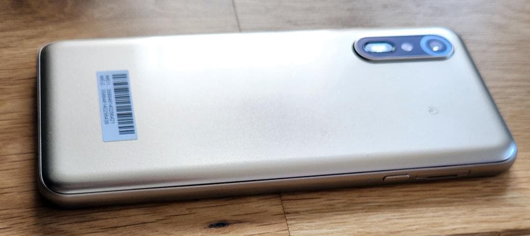 らくらくスマートフォン Lite MR01 64GB SIMフリー 本体