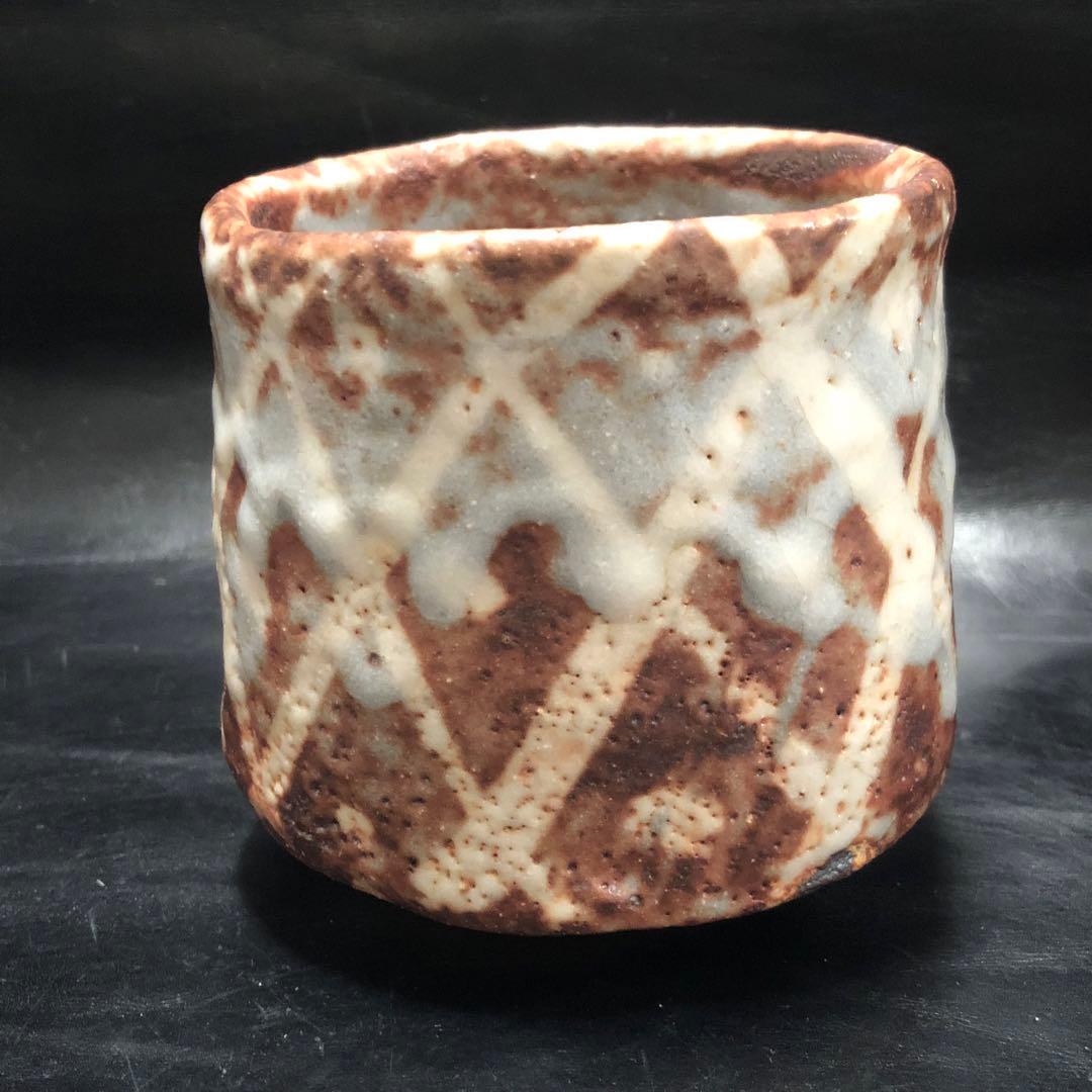 究極の美◼️蔵から釉薬と紋様が凄まじい凄い雰囲気のある抹茶茶碗が出て来た