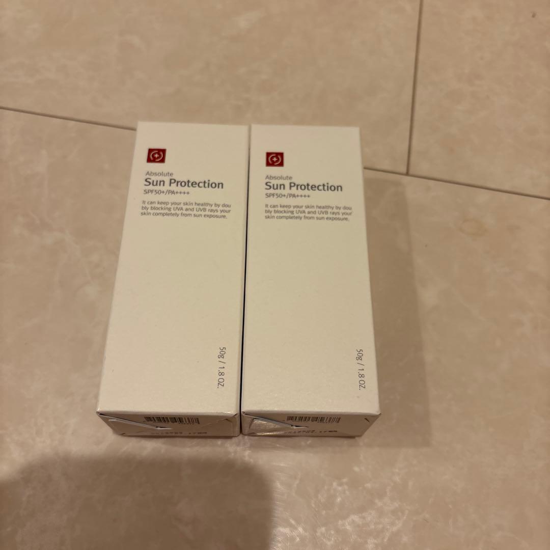 BBクリーム二つと日焼け止め二つ