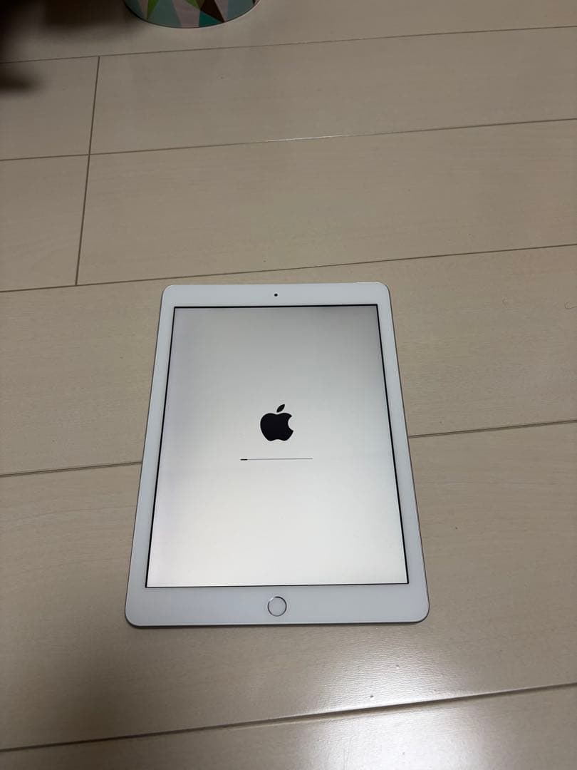 Apple iPad (第6世代) 32GB シルバー