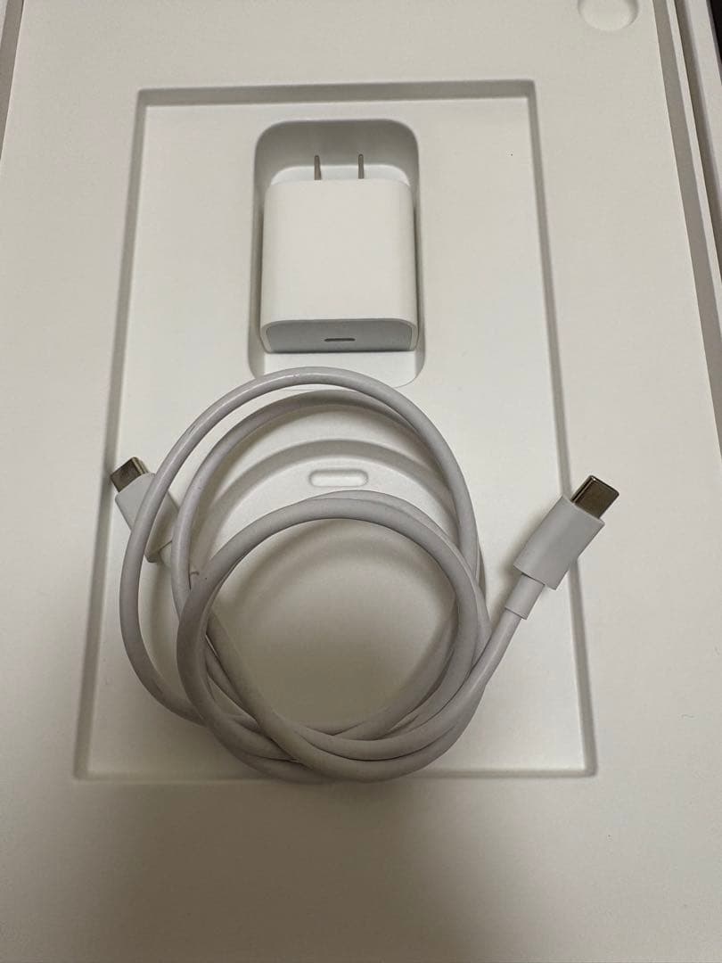 【美品】iPad Air (第5世代) 64GB ケース・タッチペン付き