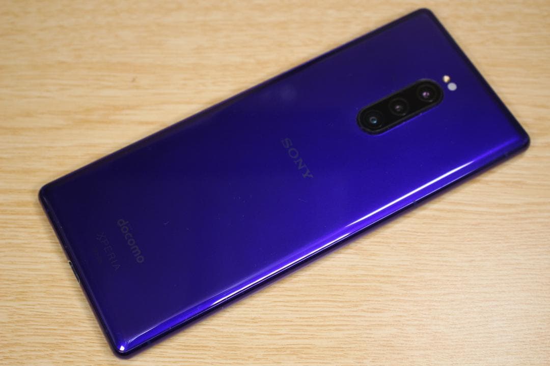 美品 Xperia 1 docomo 紫色 本体 ケース ペン ガラスフィルム付