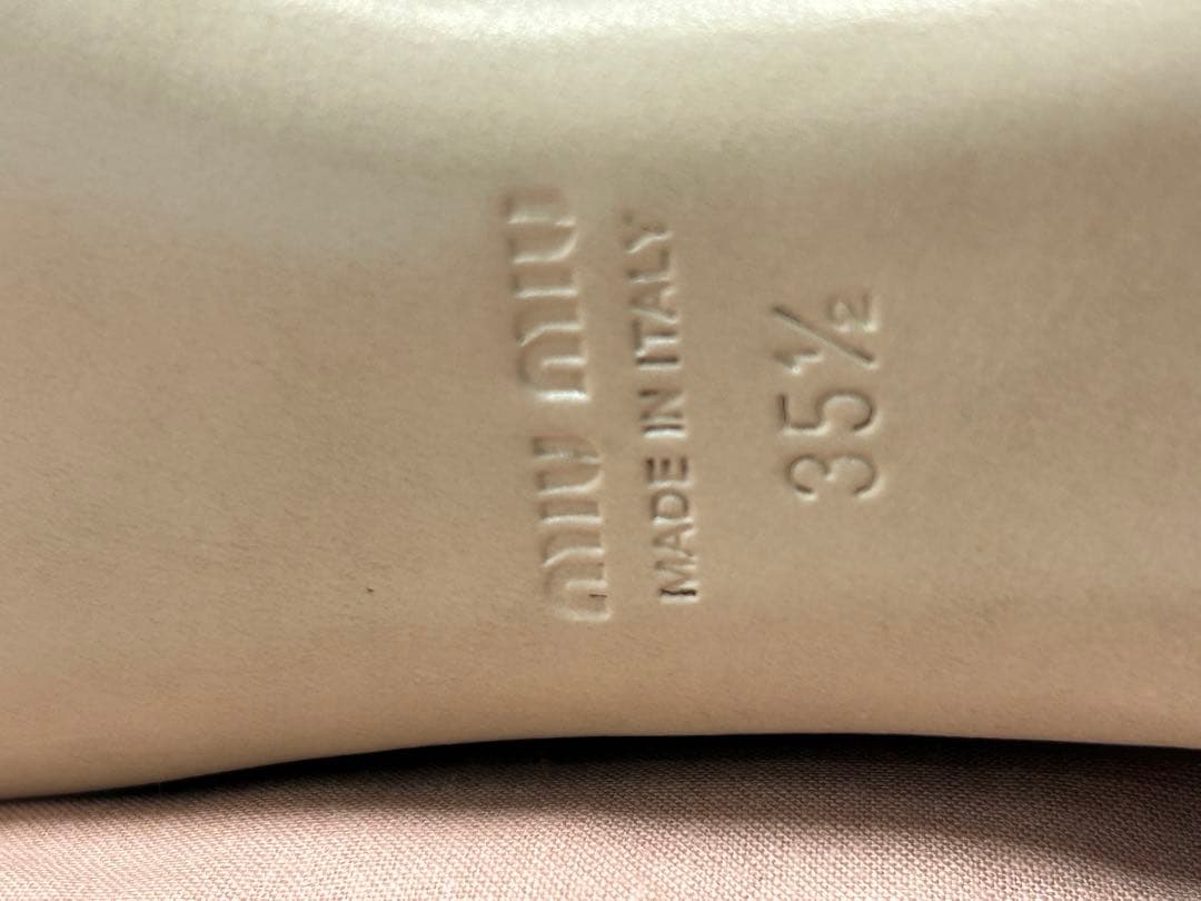 未使用　miumiu ミュウミュウ シューズ 35 1/2 エナメルブラック