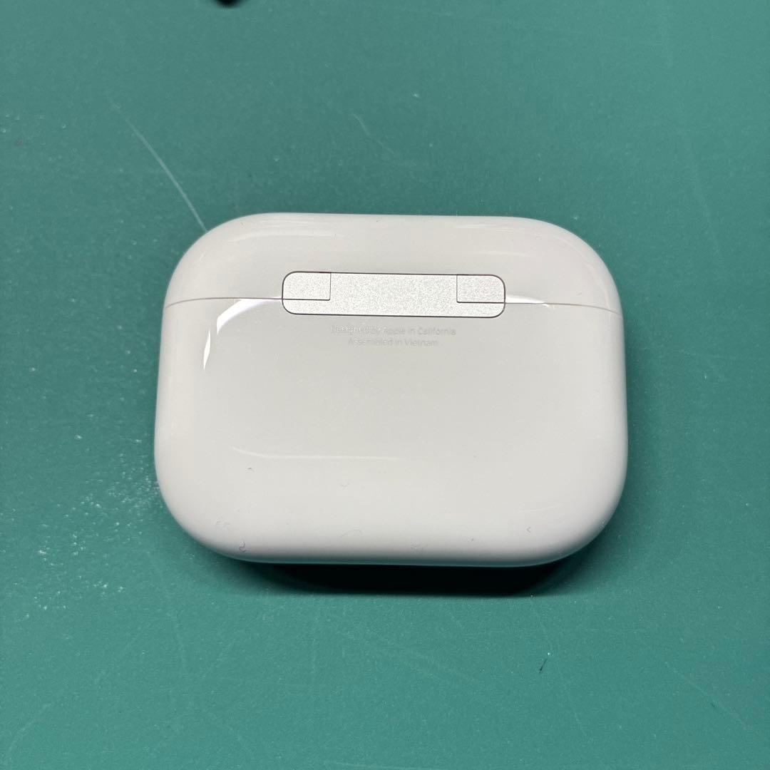 AirPods pro 3 ケース付き