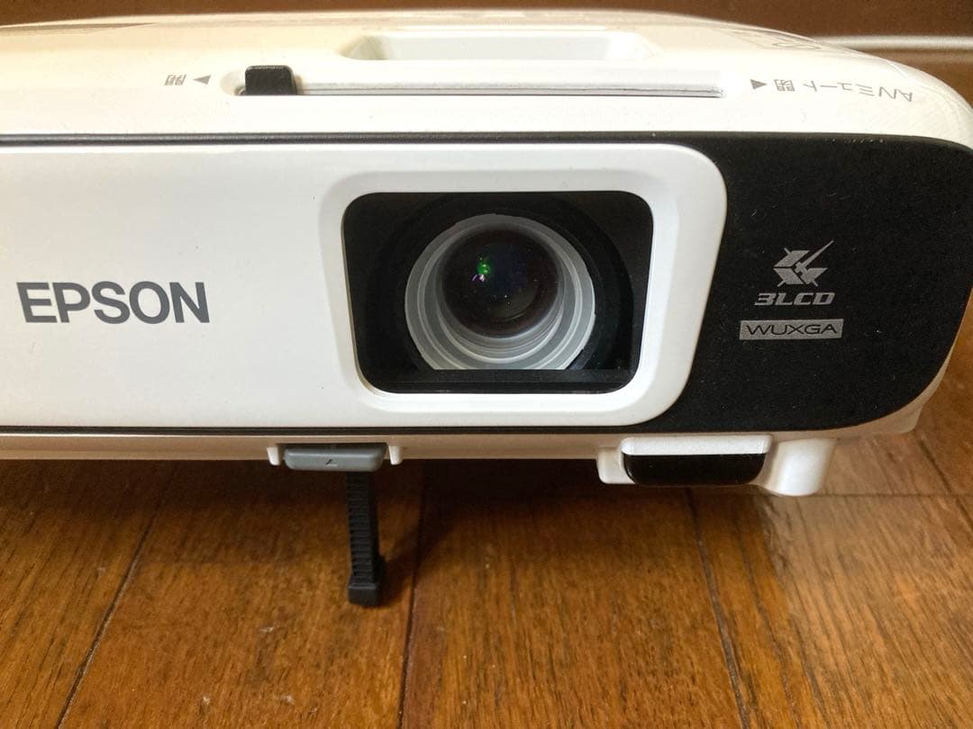 EPSON製プロジェクター EB-U42