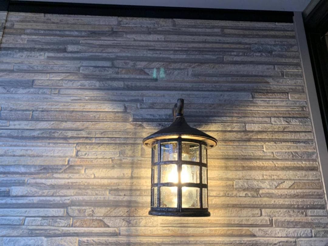 クラシックなレトロスタイルのウォールランプ