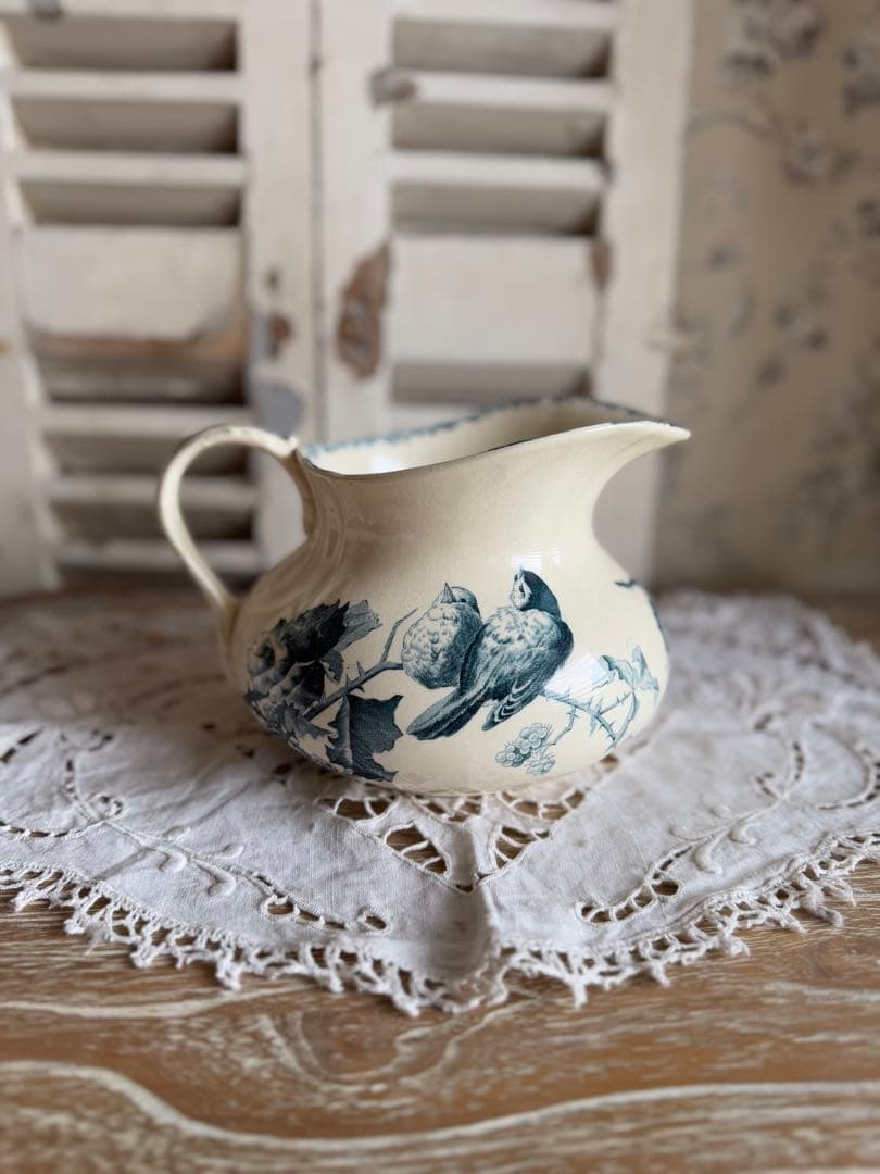 クレイユモントローマルセイユ青い小鳥と草花ベリー柄の陶器ピシェピッチャー