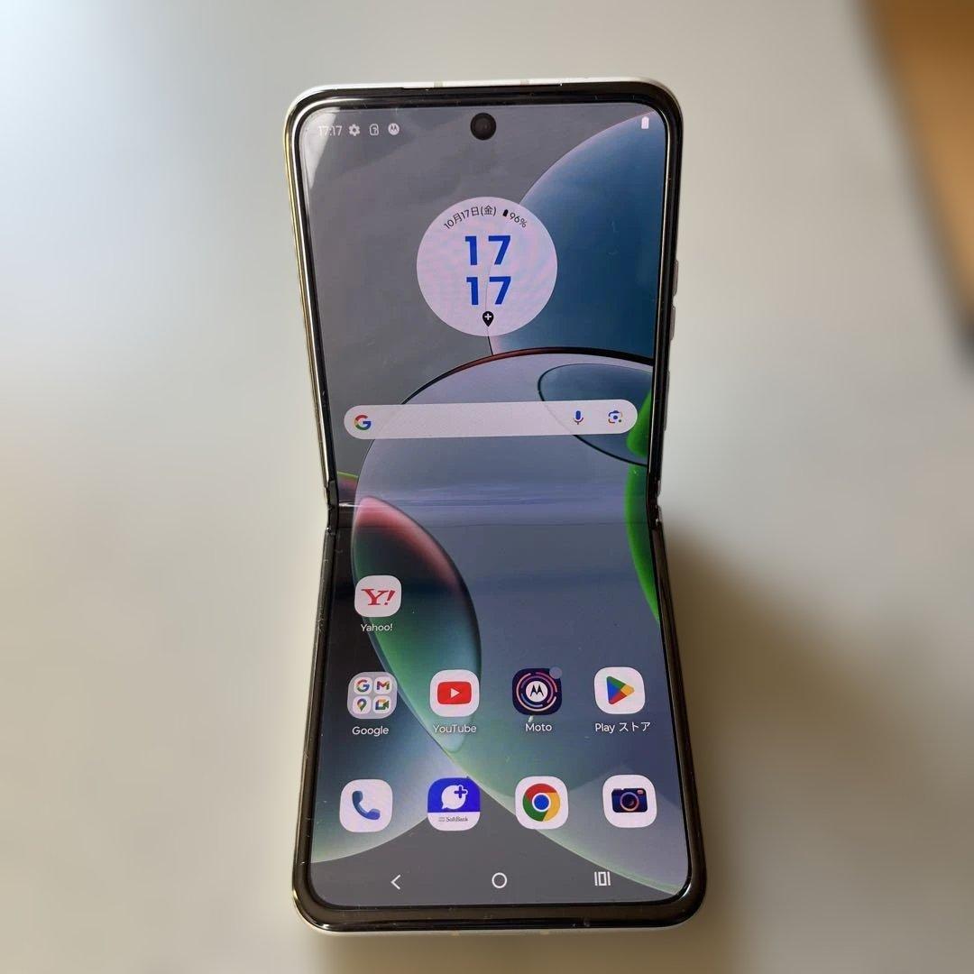 R*o様 motorola razr 40s 256GB ホワイト