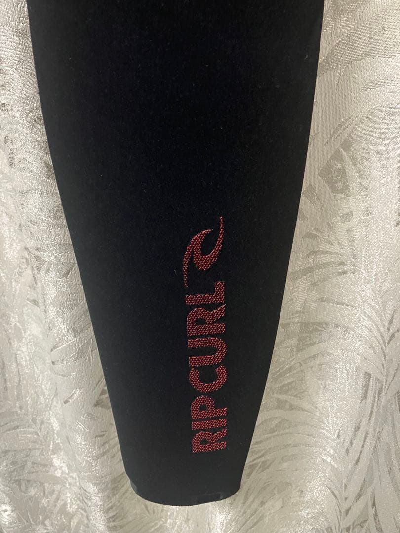 ⭐︎新品・未使用⭐︎RipCurl セミドライ5mm×3mm Sサイズ