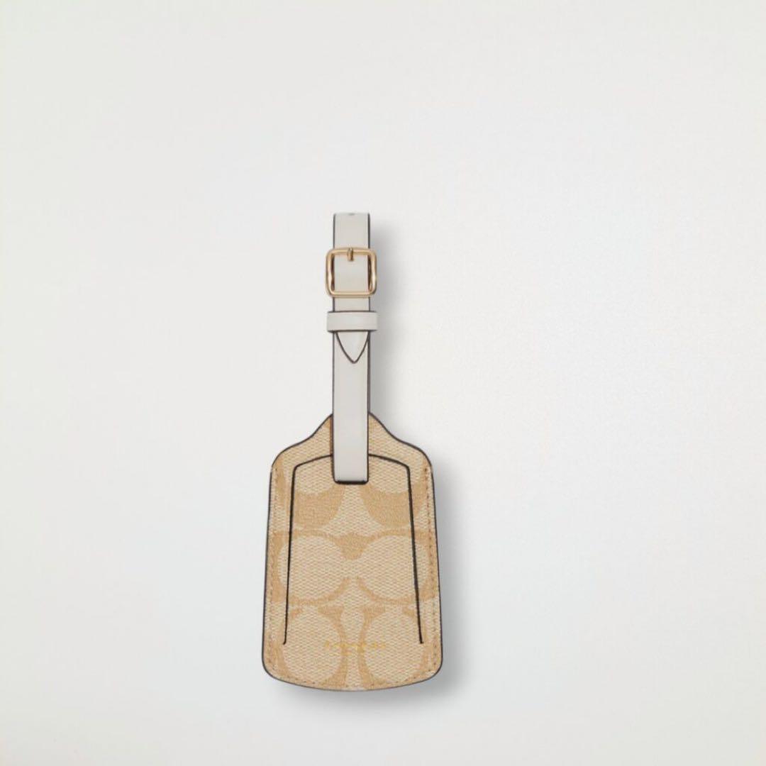 新品　COACH ネームタグ シグネチャー ラゲッジタグ ライトカーキ×チョーク