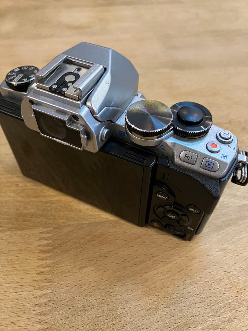 OLYMPUS OM-D E-M10 ジャンク