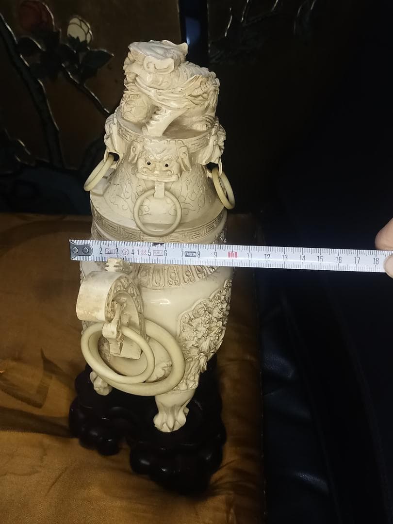 獅子彫刻 木製スタンド付き 飾り香炉 彫刻 骨董風 インテリア