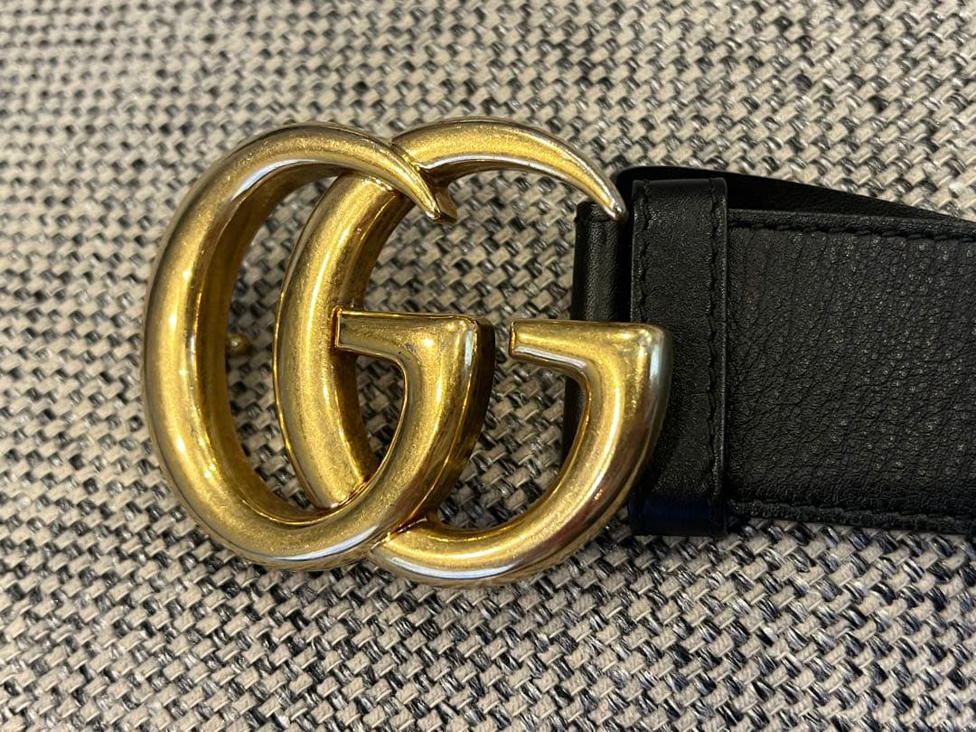 GUCCI ブラックレザーベルト GGロゴ