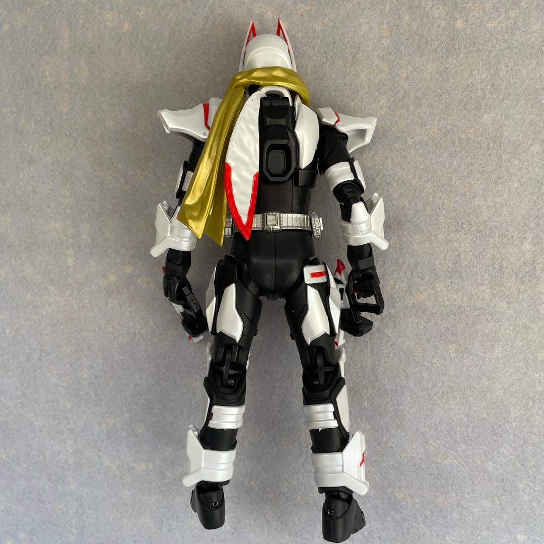 マ*ド様 S.H.Figuarts仮面ライダーギーツフィーバーマグナムフォーム