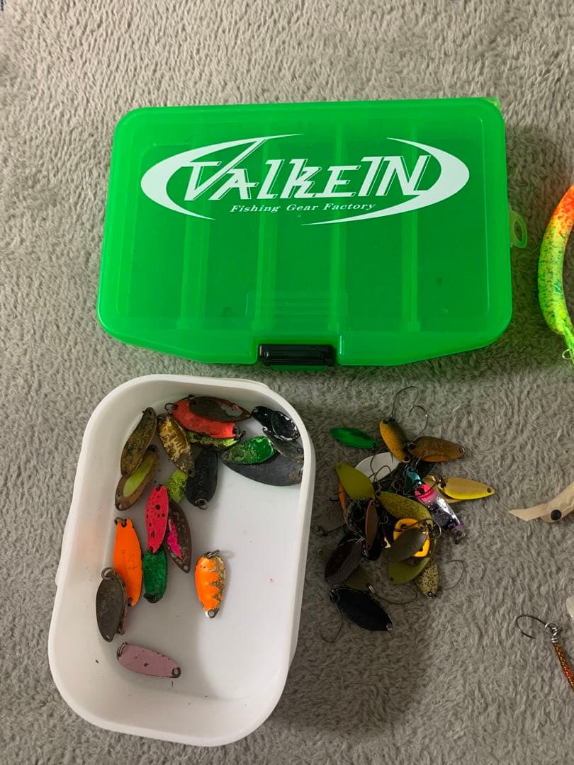 エリアトラウト引退セット　有名メーカースプーンあり47個付き