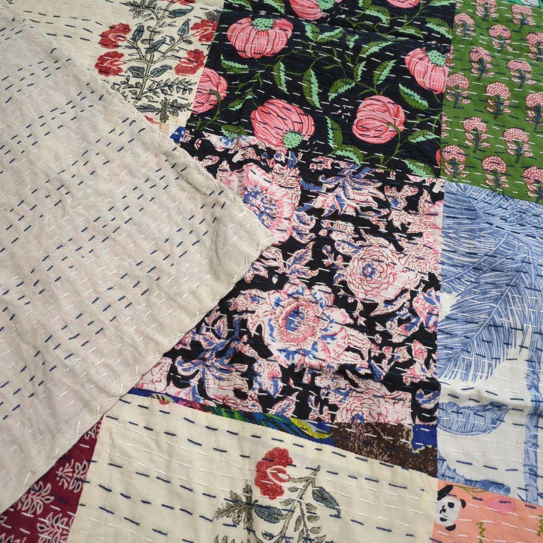 105ꕤ︎︎パッチワーク 手作りカンタキルト プリント マルチカバー 手作り