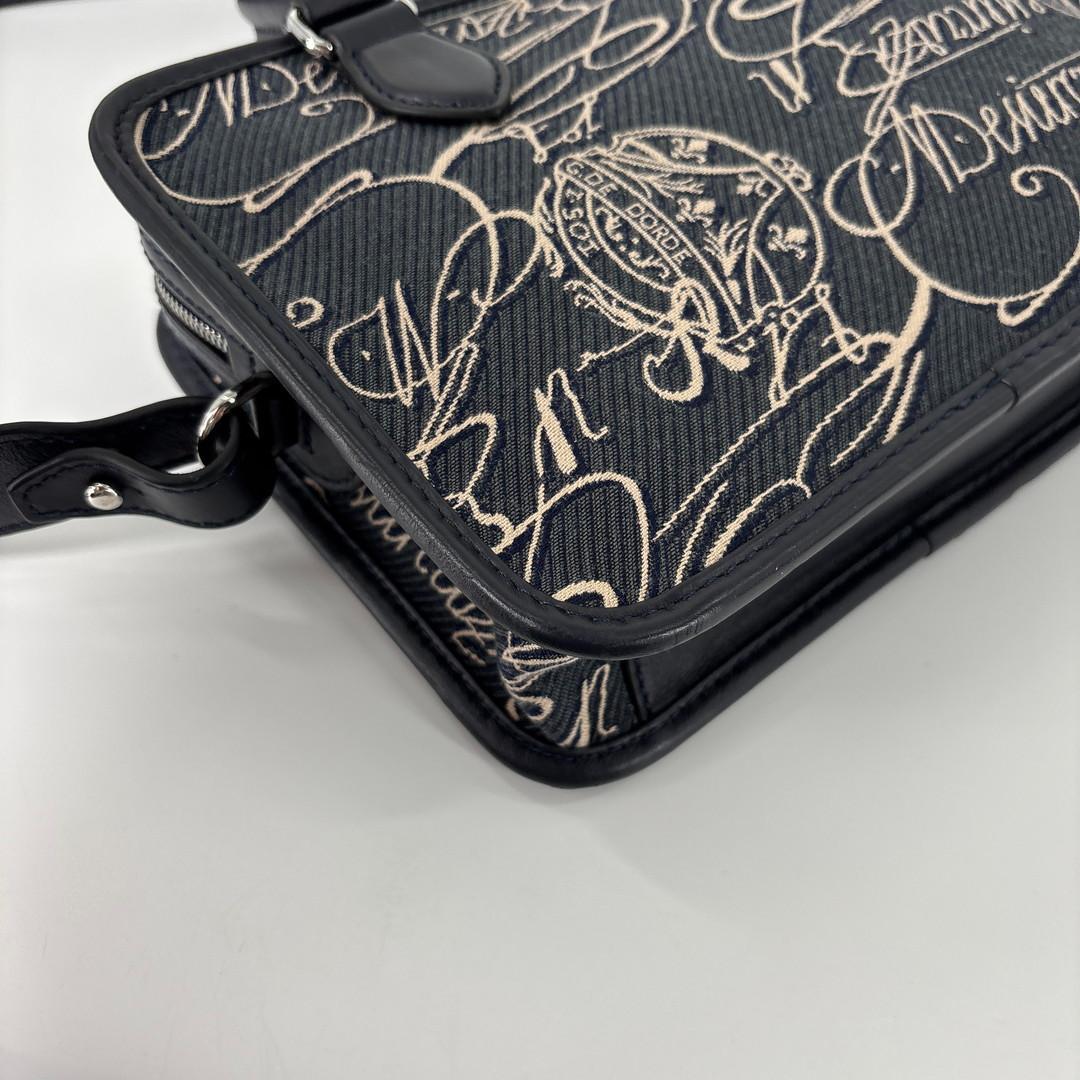 新品未使用 ベルルッティアンジュール ガリバースクリット アラベスク ショルダー