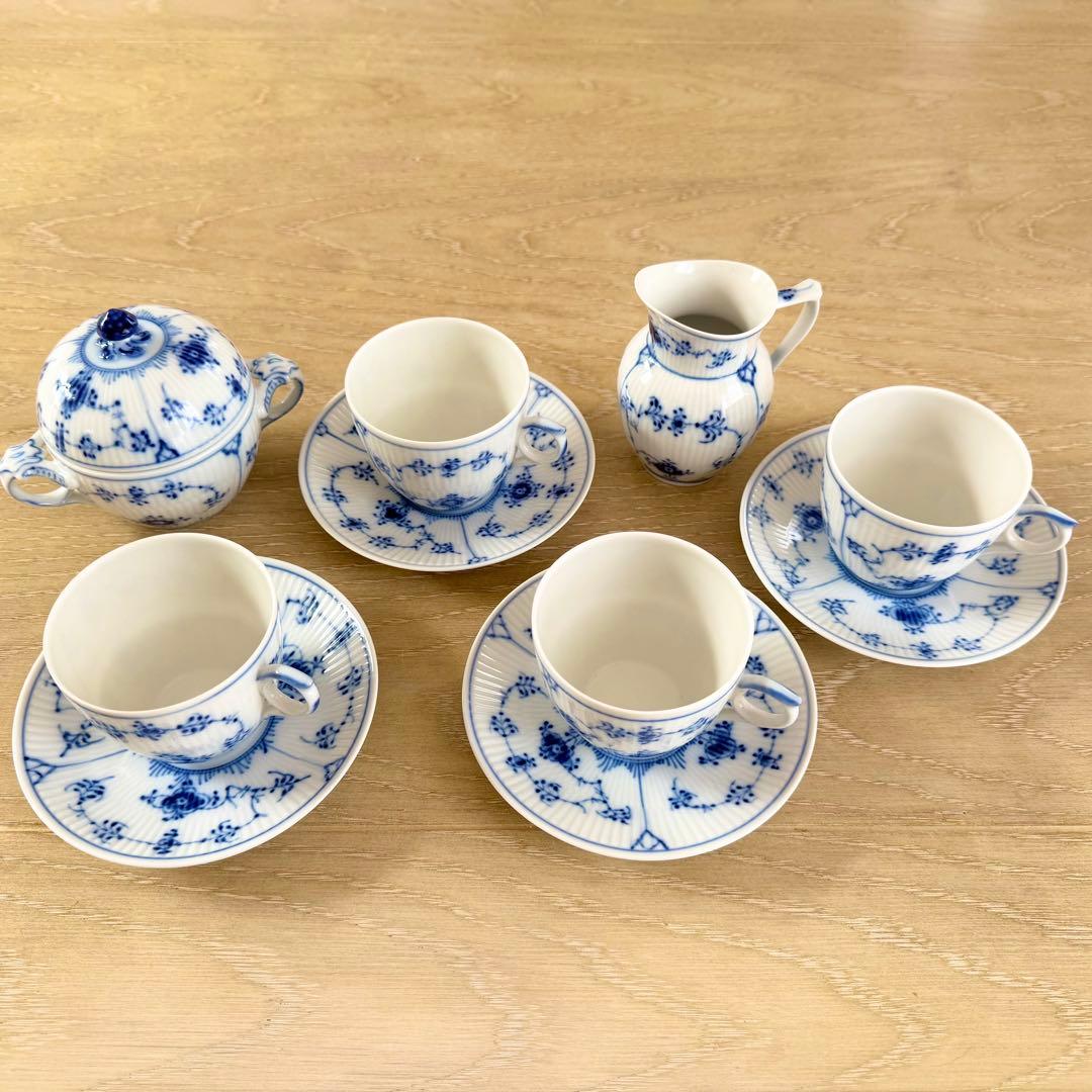 ロイヤルコペンハーゲン　カップ&ソーサー、シュガーポット&クリーマーセット