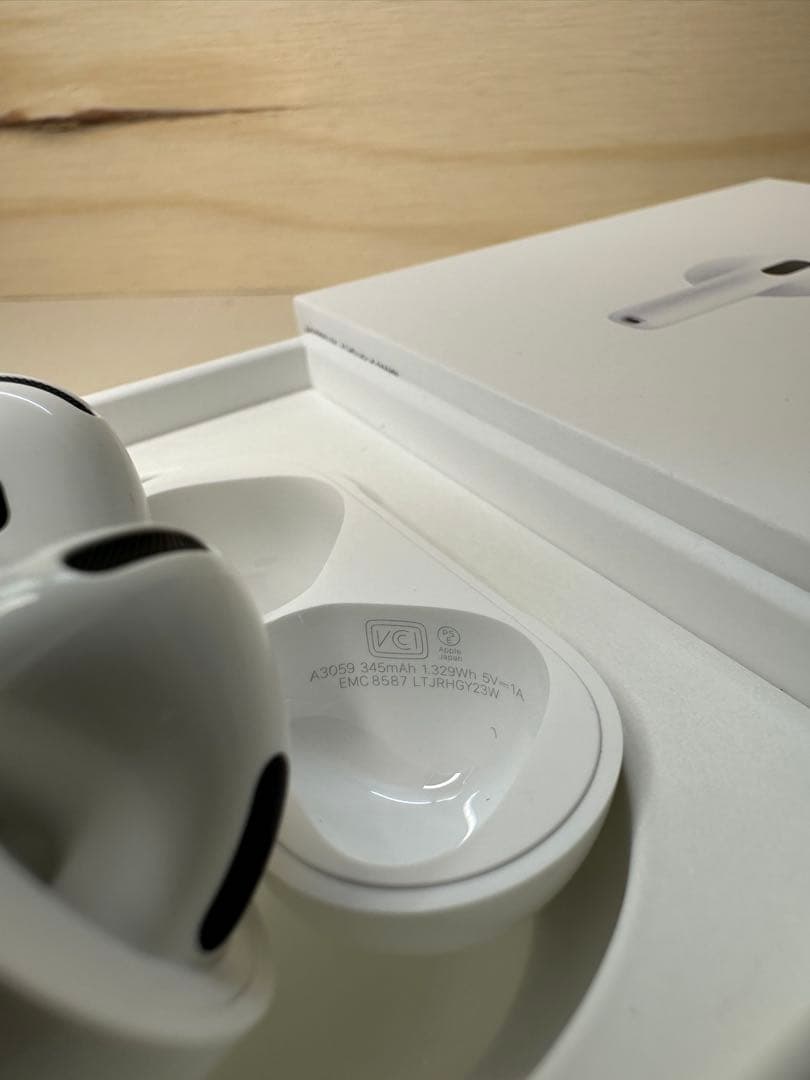 【極美品】AirPods 4 ANCモデル MXP93J/A GY23W