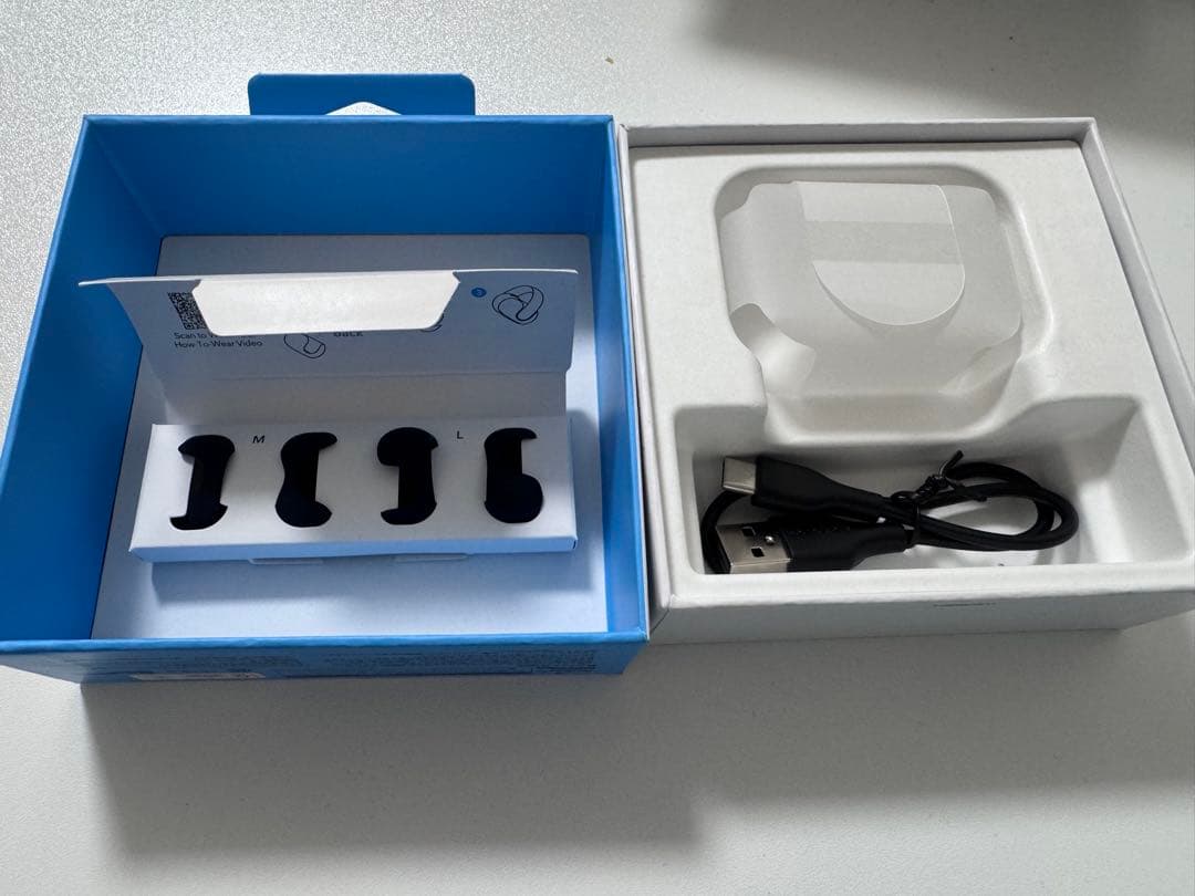 イヤホン AeroClip soundcore Anker