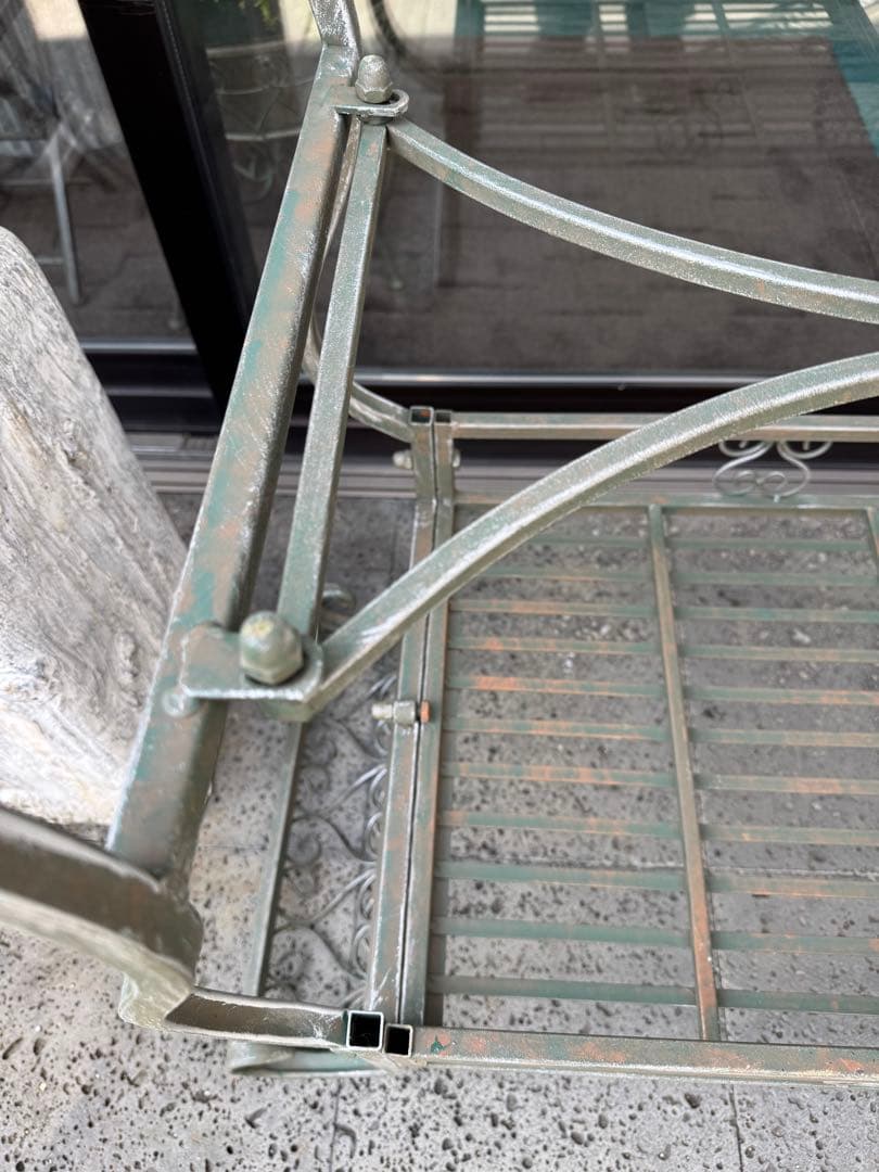 アイアン製ガーデンベンチ シルバー　スタンド　アンティーク調