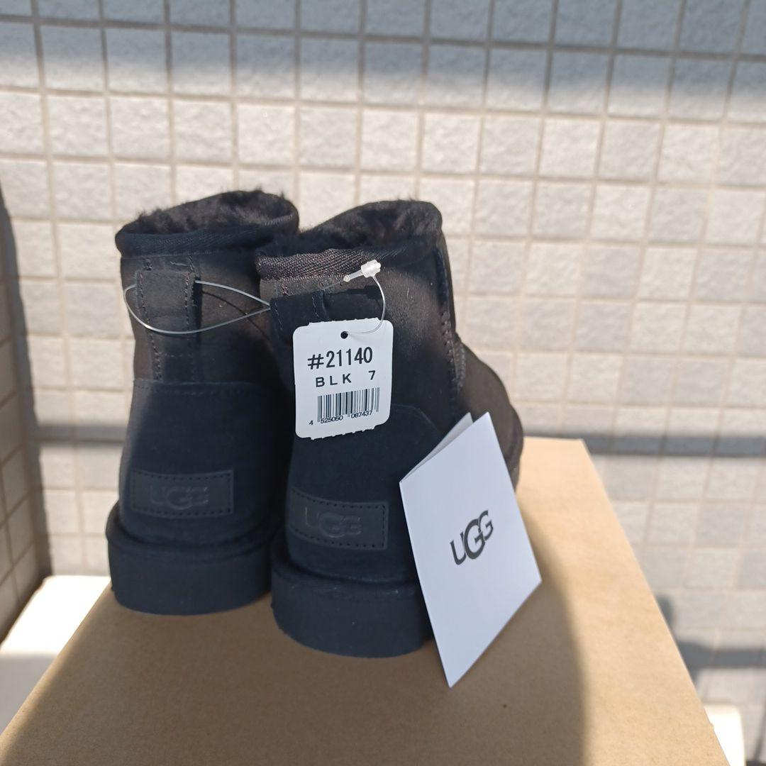 ポ*ん様 UGG ブラック ムートンブーツ サイズ7