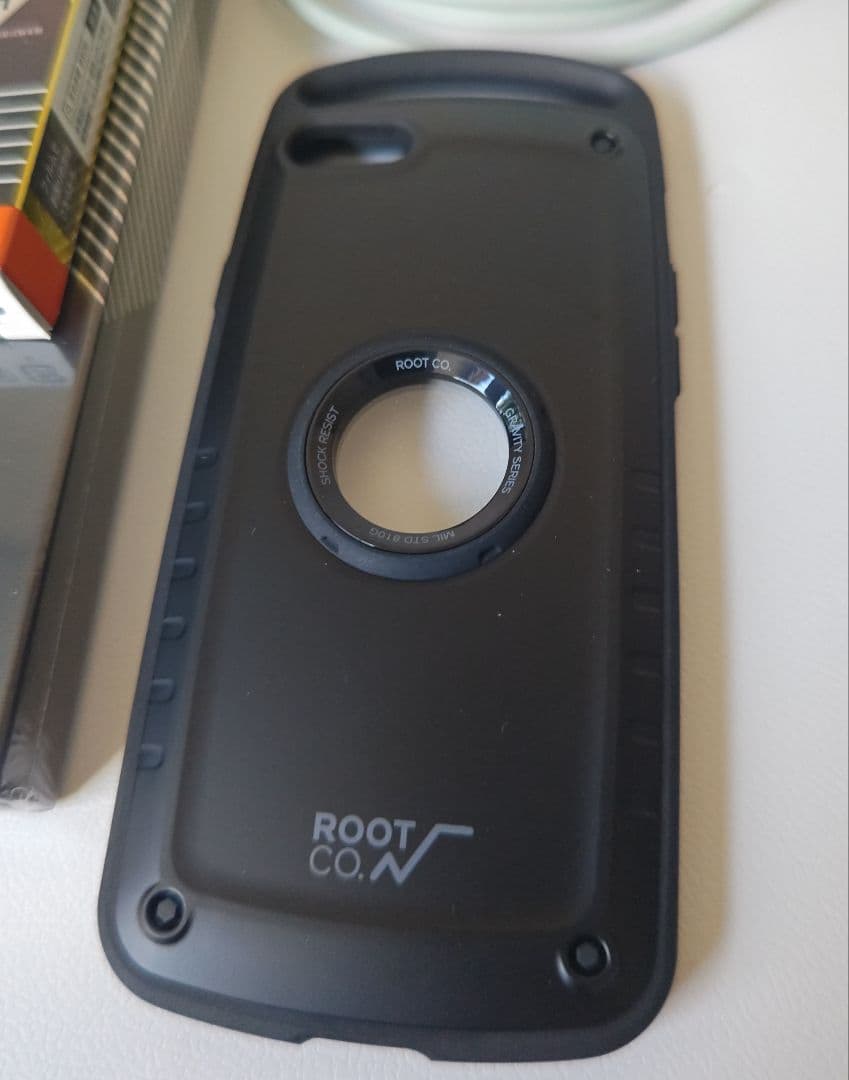 ☆超美品☆　iPhone SE (第3世代) ホワイト 　64GB　おまけ付き