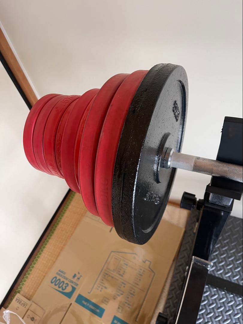 トレーニングベンチとウェイトセット