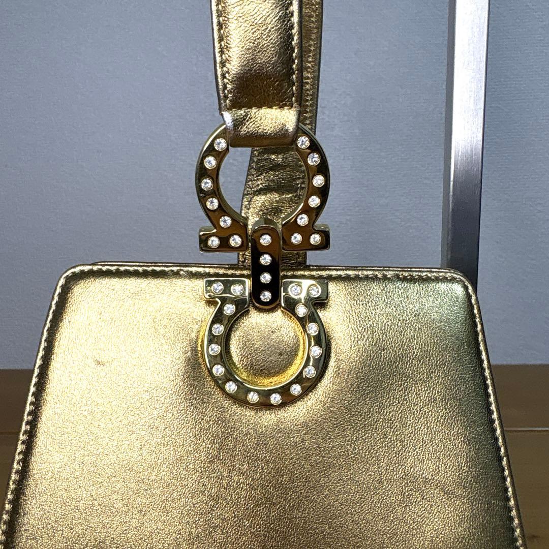 【希少・激レア】サルヴァトーレフェラガモ ガンチーニ ミニハンドバック ゴールド