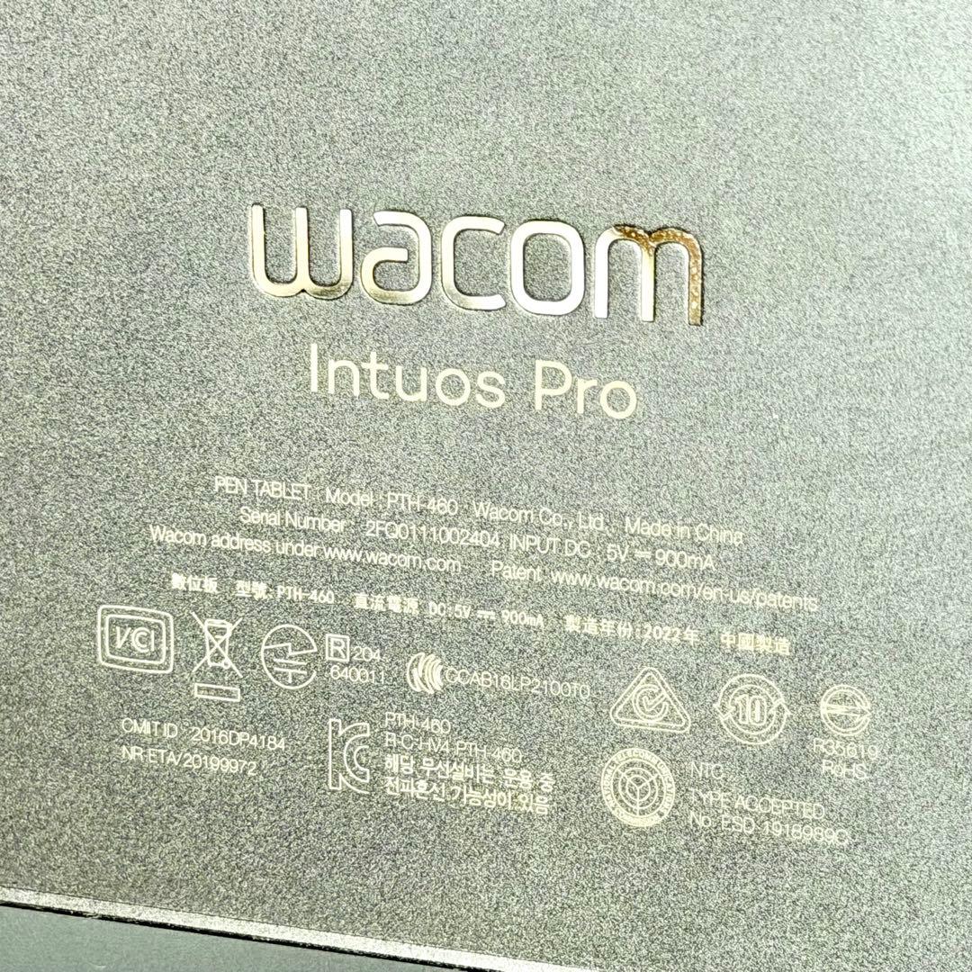 wacom「Intuos Pro Small」板型ペンタブレット