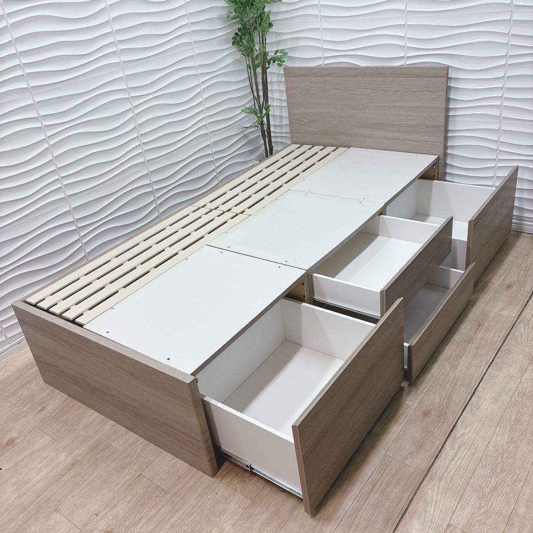 ベッドフレーム NGUYEN VAN MAC