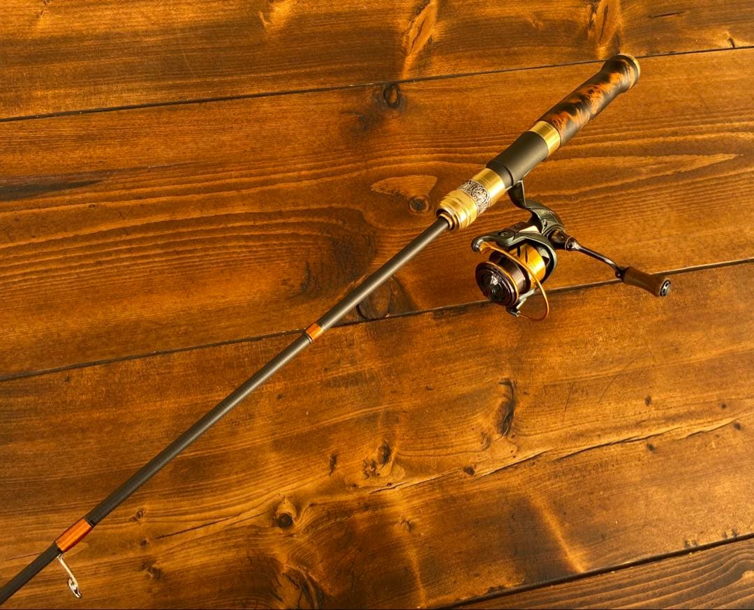 渓流釣りセット　トラウトロッド　スピニングリール　ウッドノブ　天然木グリップ