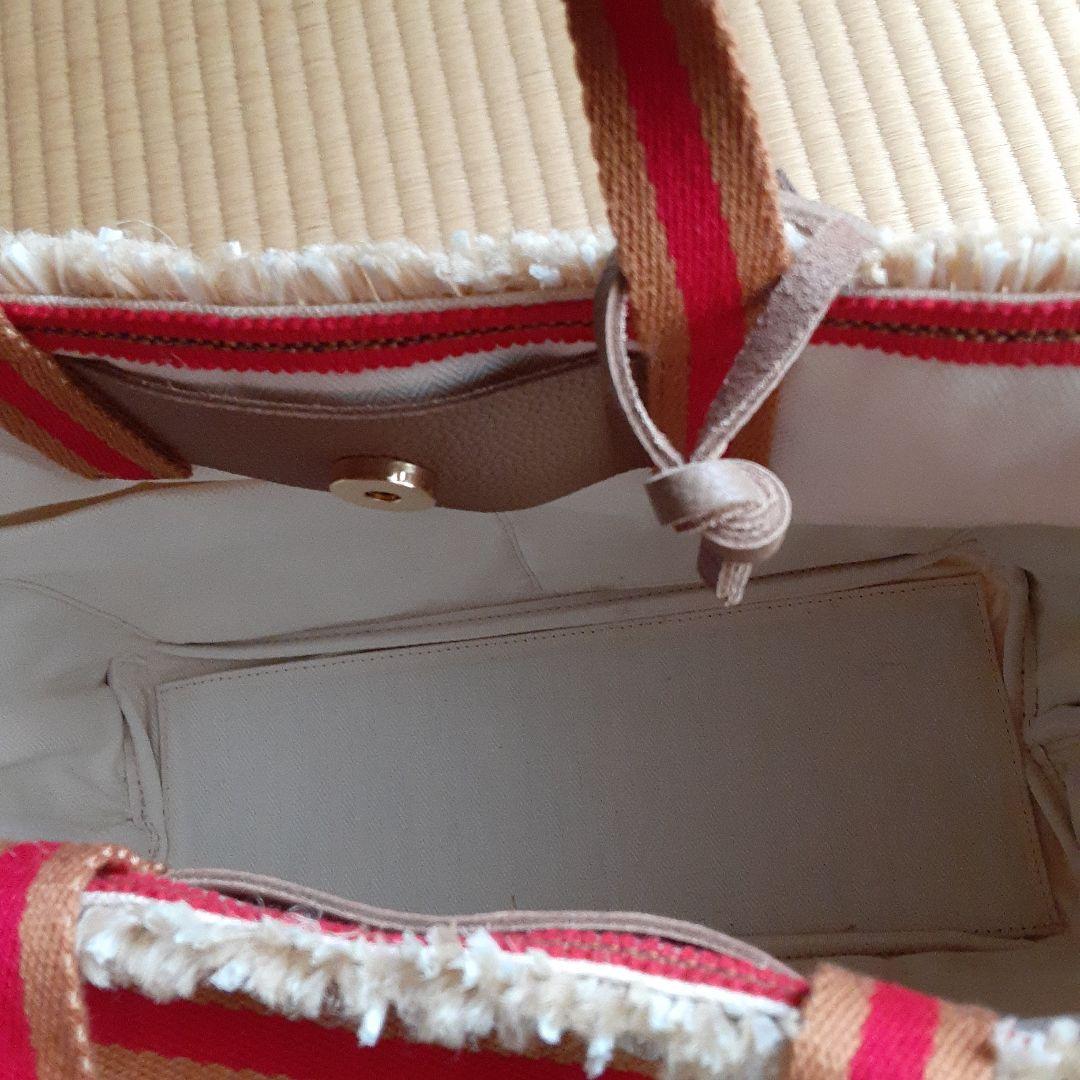 POMTATA 未使用に近いベージュと白の かごバッグ