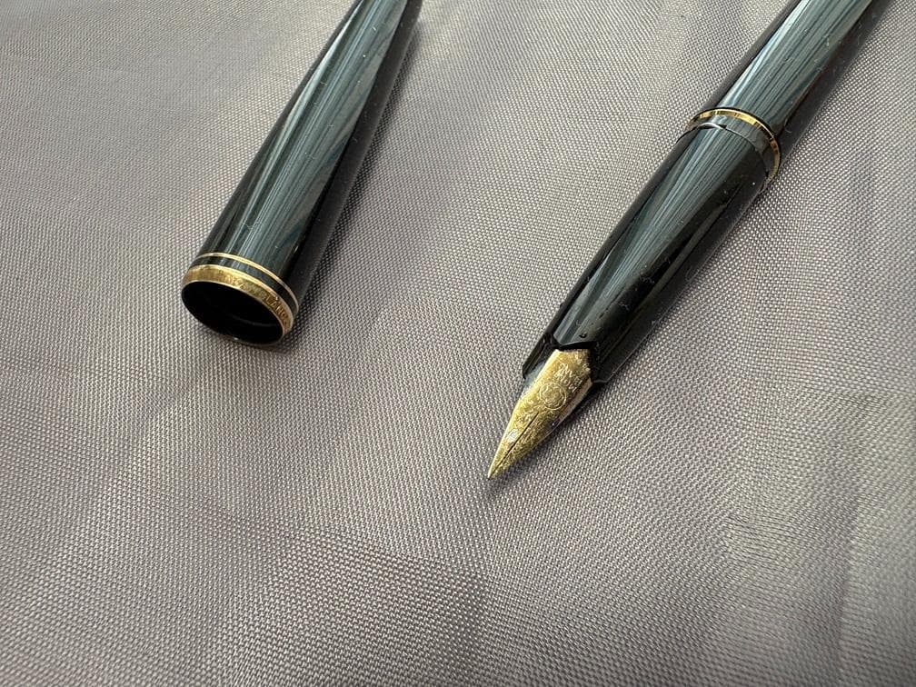 MONTBLANC 万年筆 585 黒　コンバーター&オマケ付