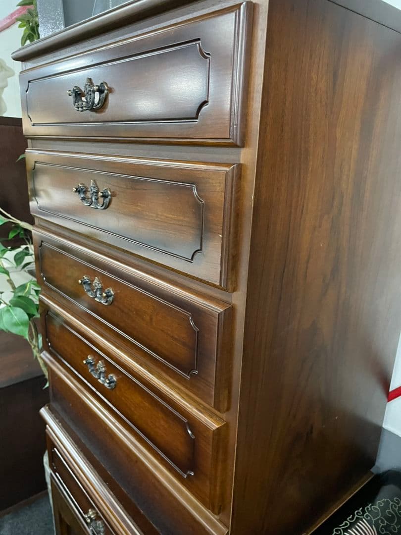 カリモク　コロニアル 木製 ブラウン キャビネット 4段