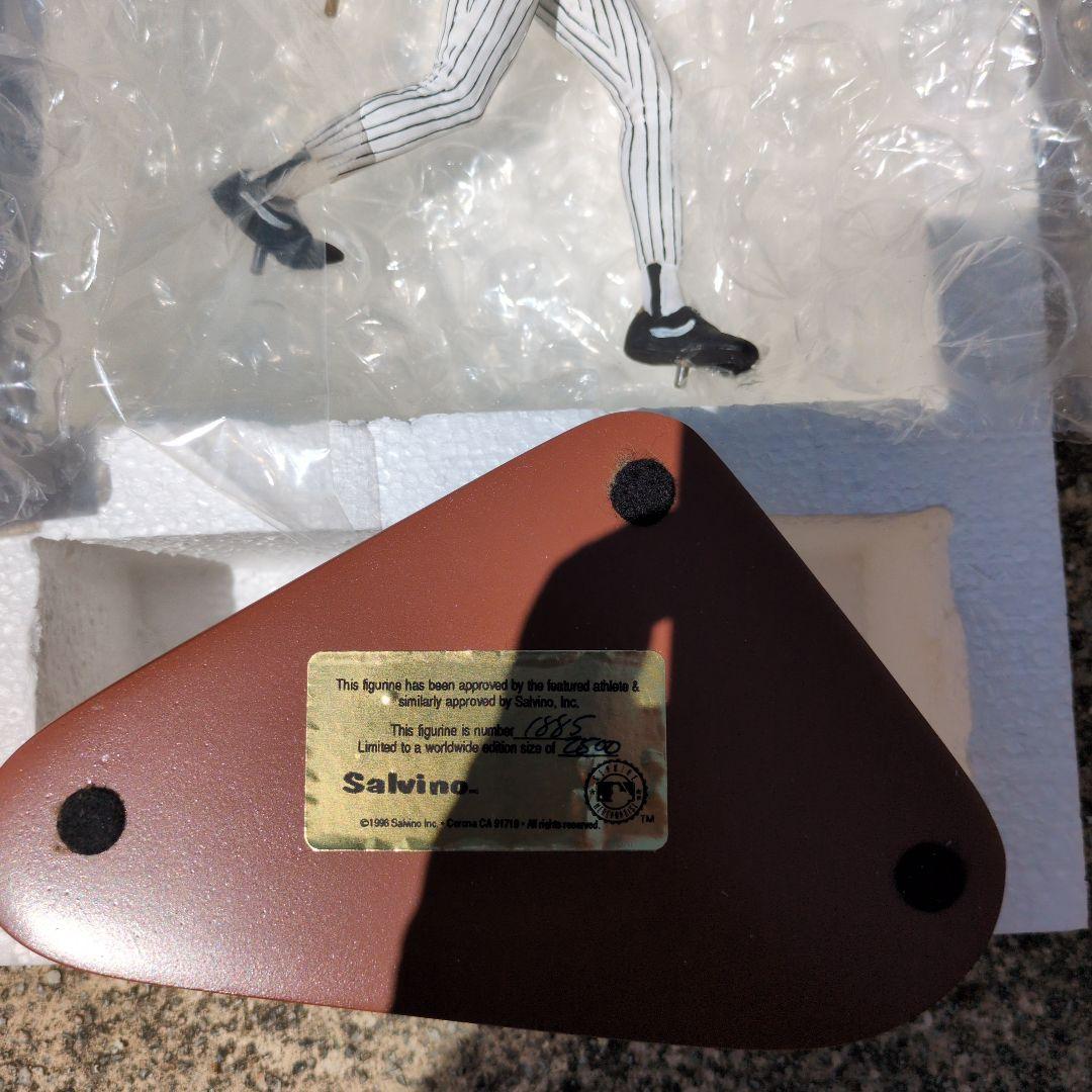 貴重　サルビノ　Michael Jordan 限定フィギュア　ナンバリングあり