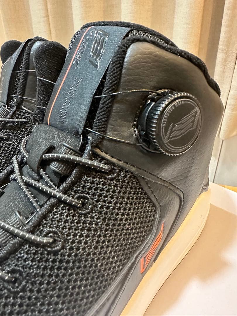 HYOD スニーカー 黒 25.5cm（新品未使用）